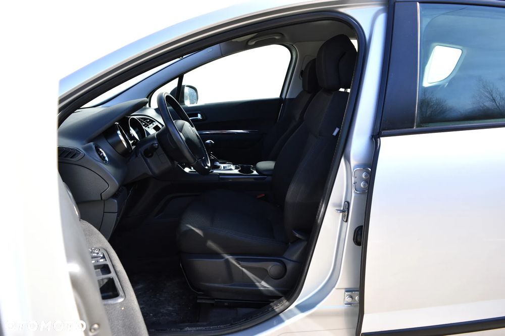 Peugeot 3008 1.6 HDi Premium - 6