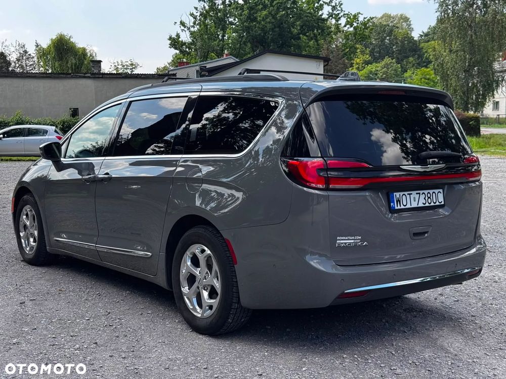 Chrysler Pacifica - 5