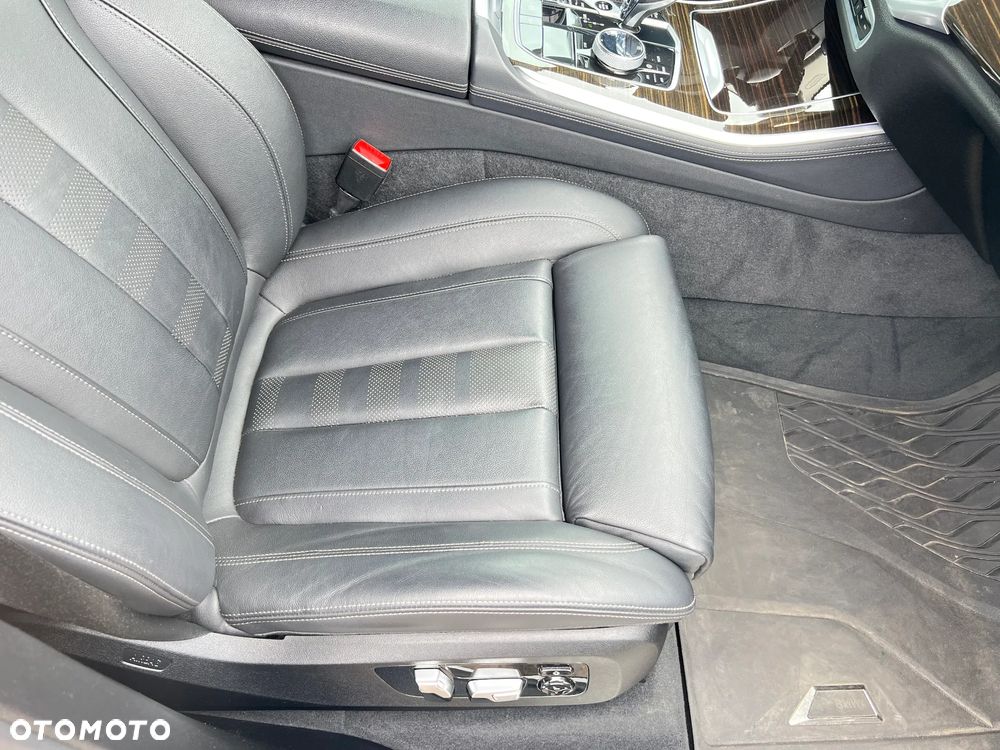 BMW X5 xDrive40i - 36