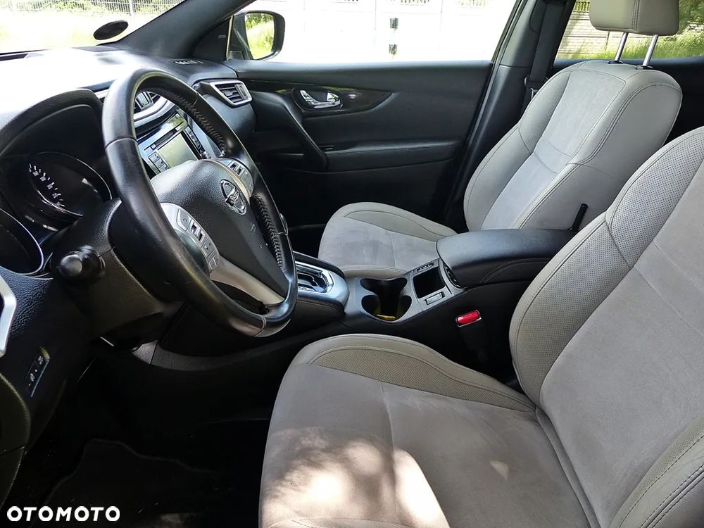 Nissan Qashqai 1.6 dCi Xtronic TEKNA+ - 19