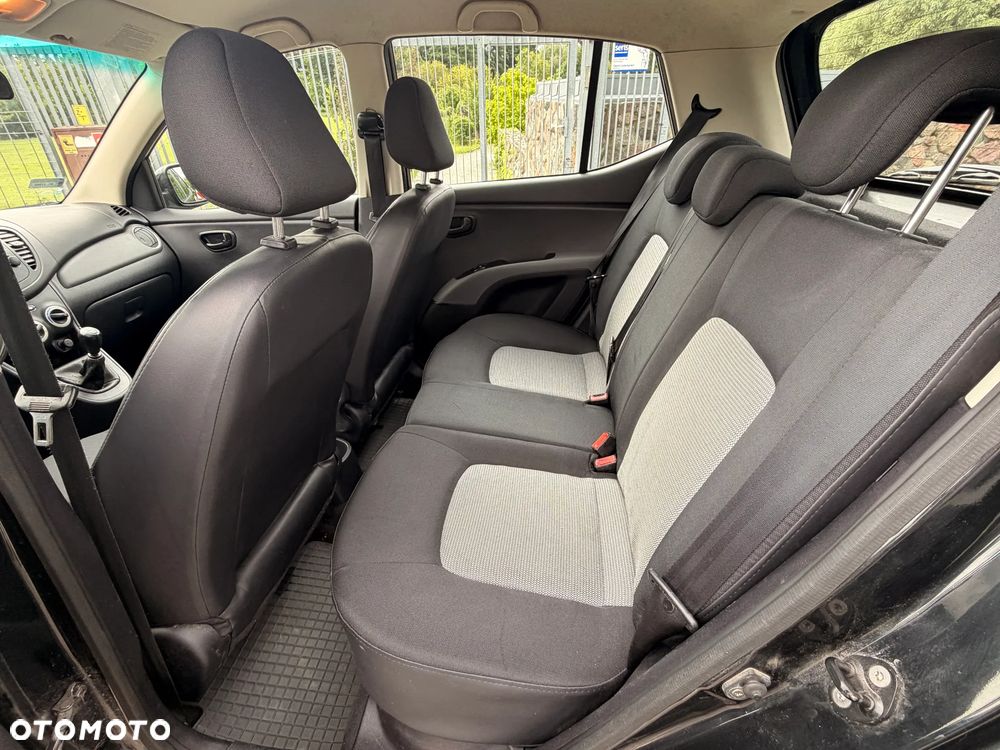 Hyundai i10 1.1 Base - 12