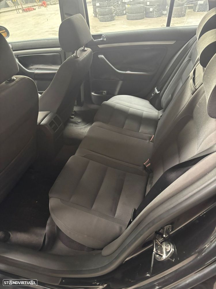VW Golf - 5