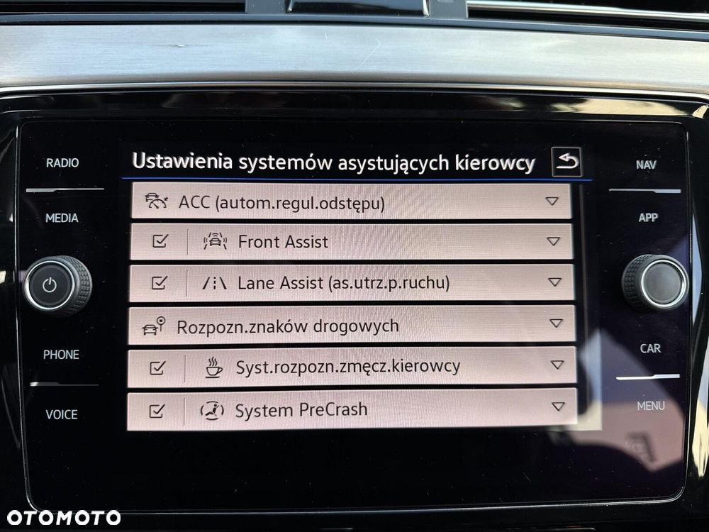 Volkswagen Passat Variant 2.0 TDI SCR Elegance DSG - 31