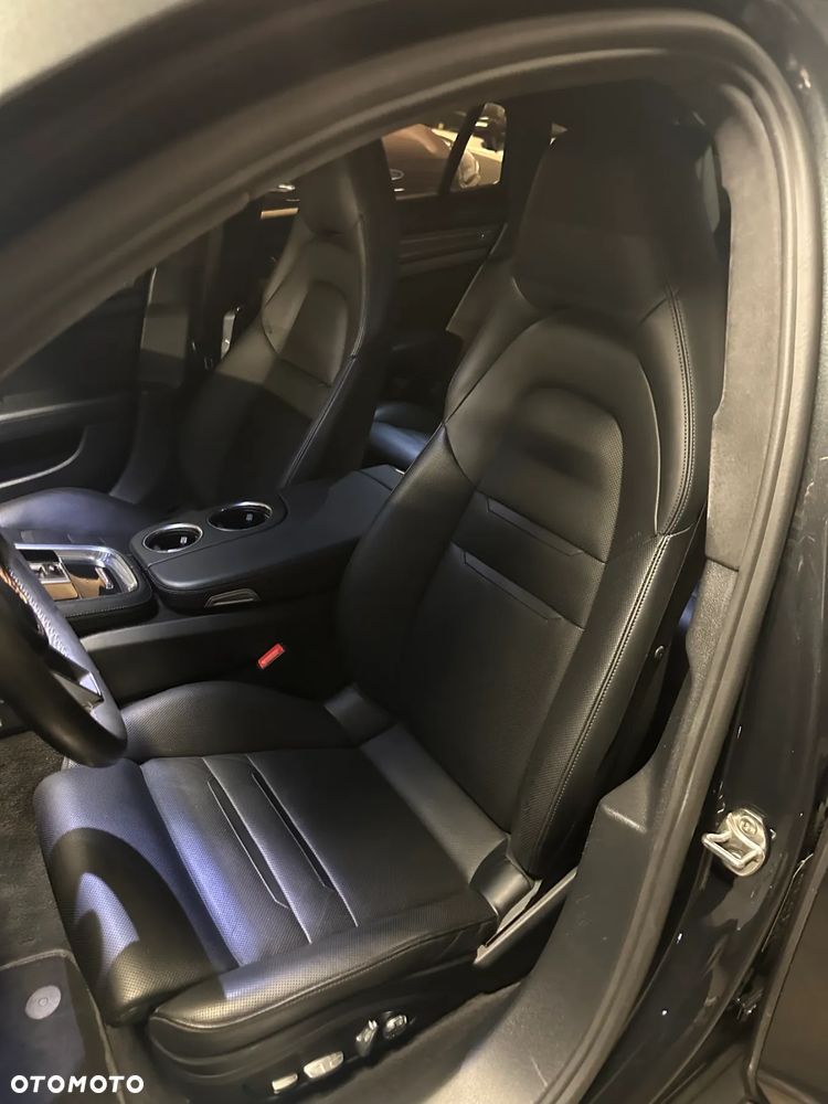 Porsche Panamera Turbo - 29