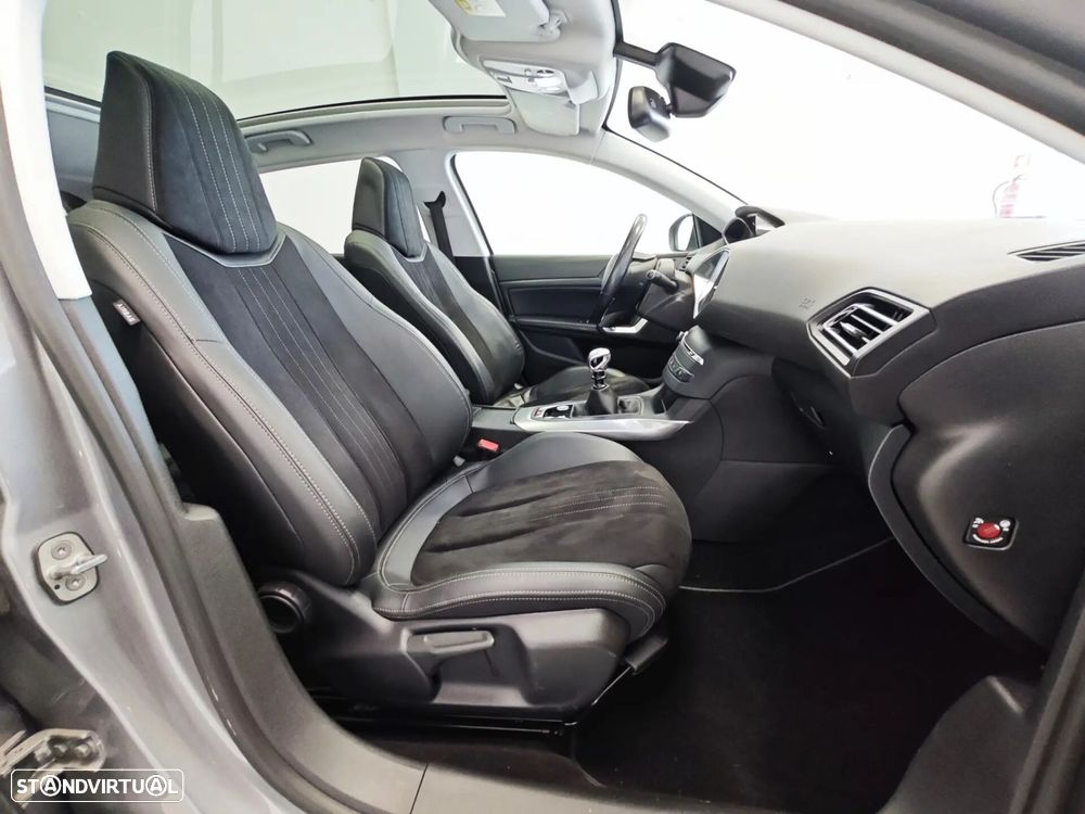 Peugeot 308 1.2 PureTech Allure Pack - 15