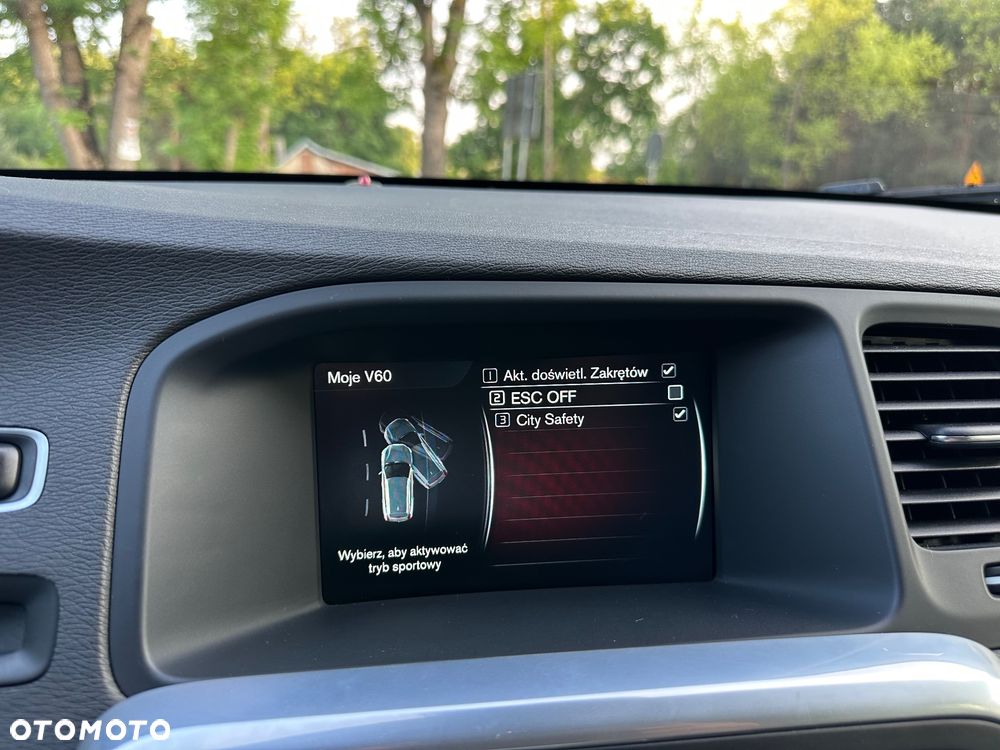 Volvo V60 D3 Geartronic Momentum - 30