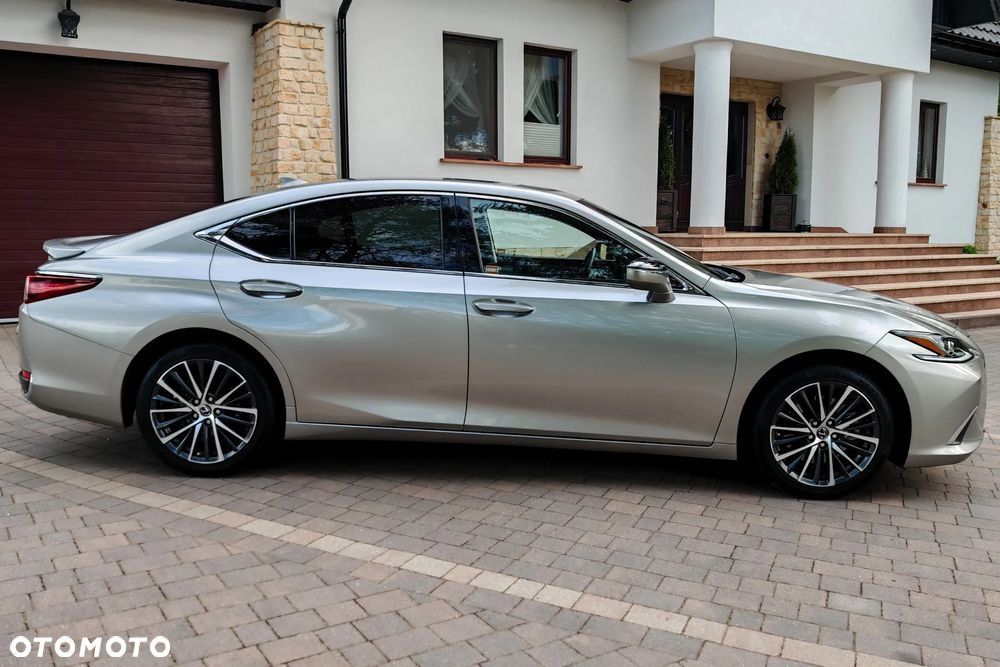 Lexus ES 300h Business Edition - 6