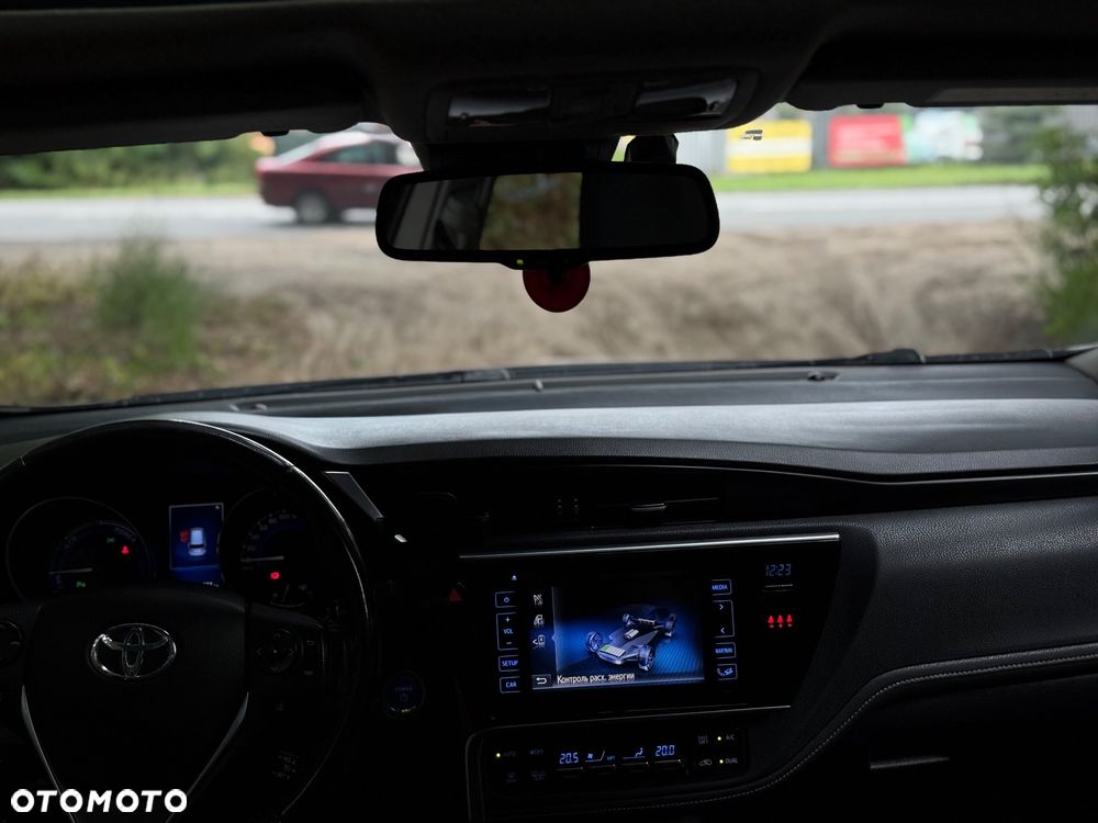Toyota Auris Hybrid 135 Prestige - 6