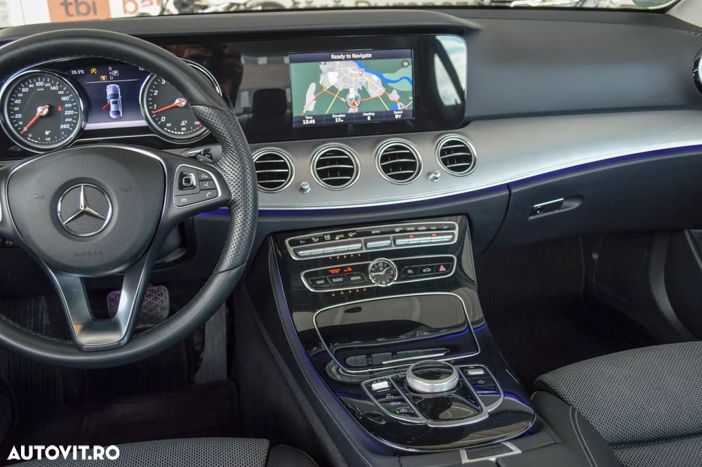 Mercedes-Benz E 200 4MATIC 9G-TRONIC Avantgarde - 39