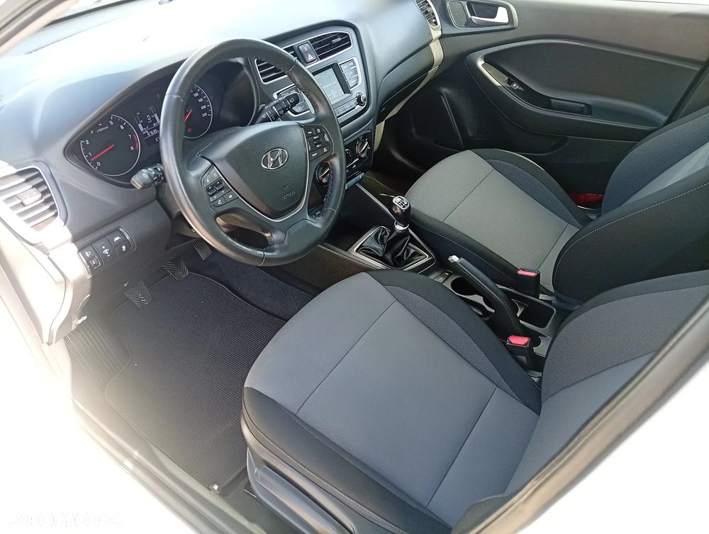 Hyundai i20 1.2 Passion - 40