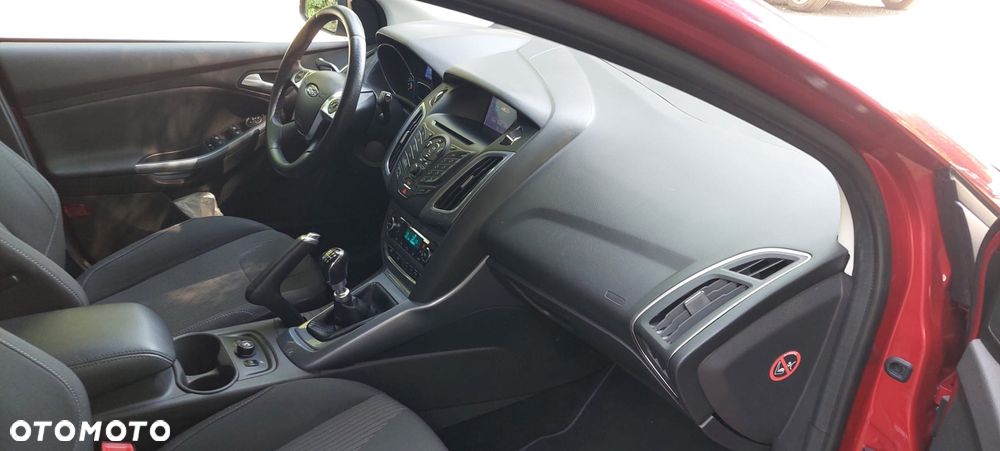 Ford Focus 1.0 EcoBoost Hybrid TITANIUM - 5