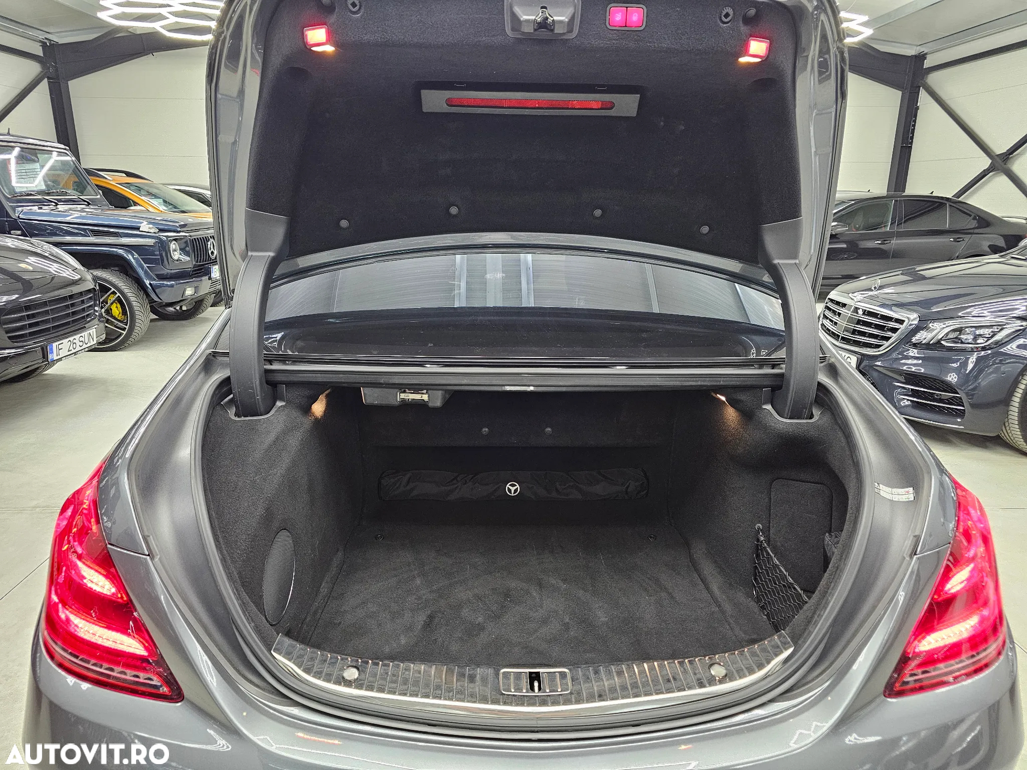 Mercedes-Benz S 560 L 4Matic 9G-TRONIC - 36