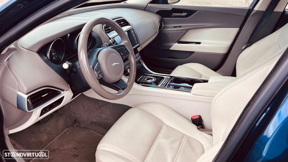 Jaguar XE - 20
