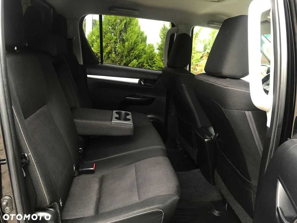 Toyota Hilux 2.8 D-4D Double Cab SR5 4x4 - 25