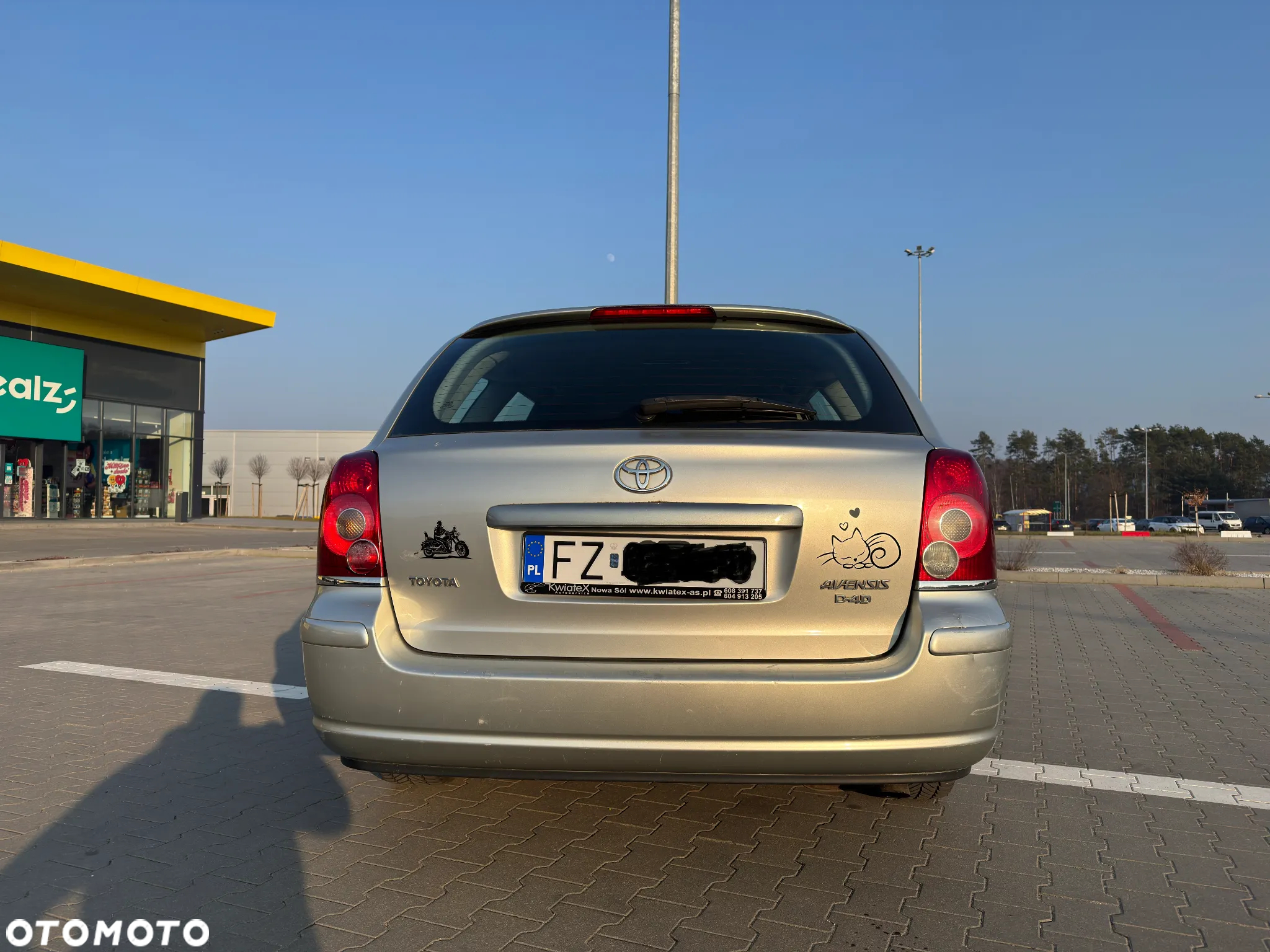 Toyota Avensis - 4