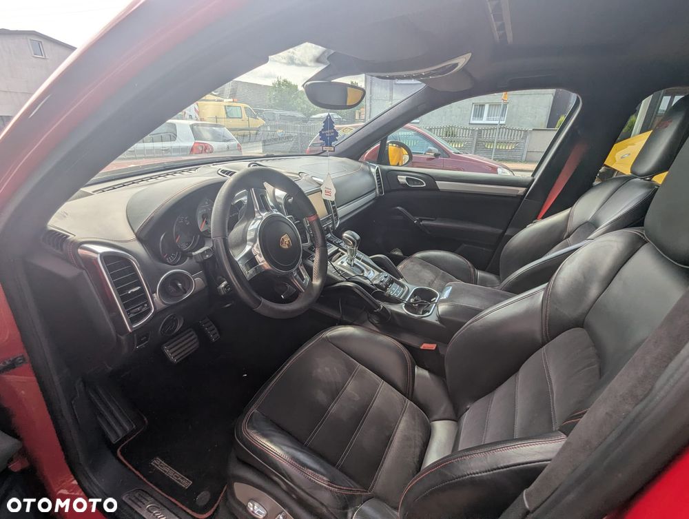 Porsche Cayenne GTS - 10