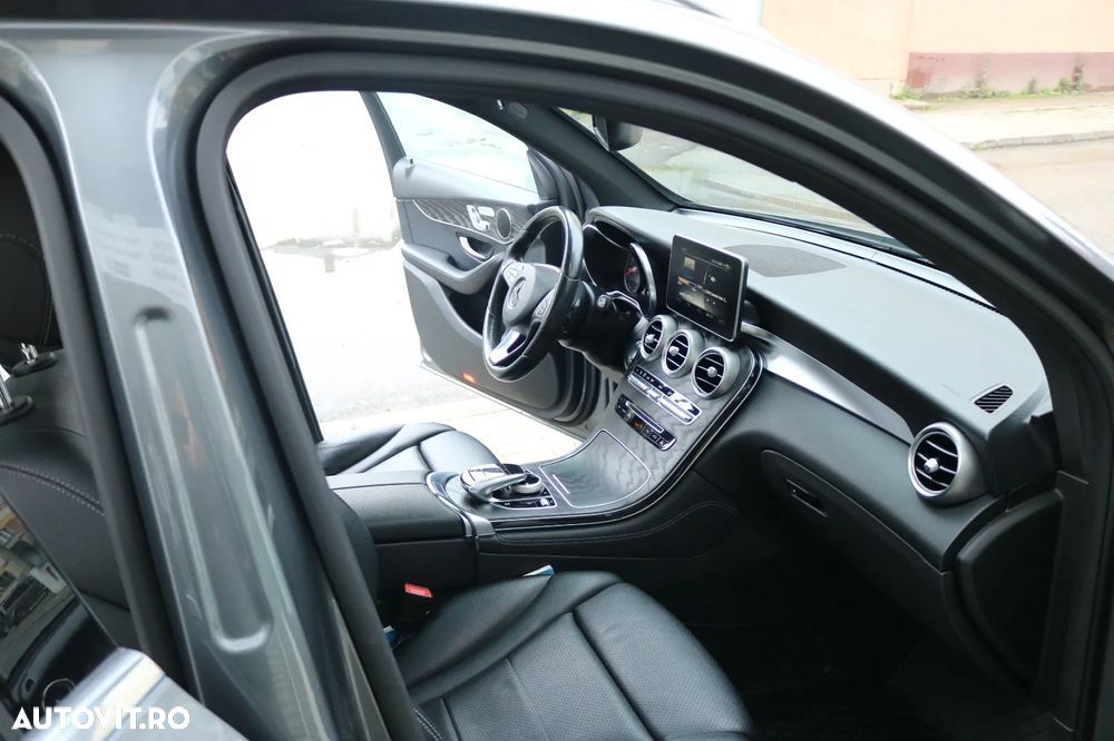 Mercedes-Benz GLC 300 4MATIC - 8