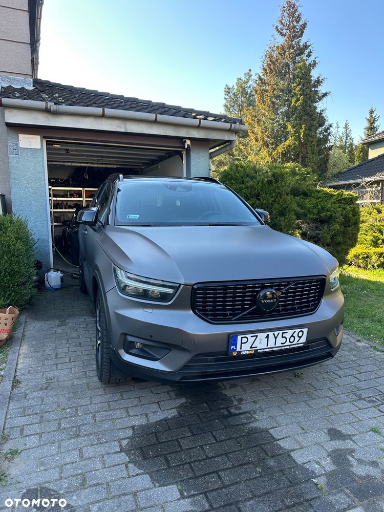 Volvo XC 40 D4 AWD R-Design - 1