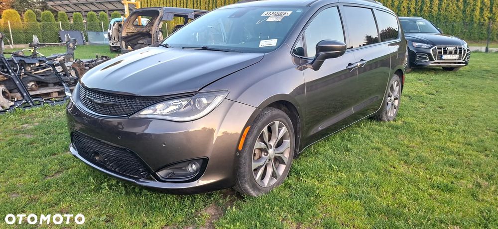 Chrysler Pacifica - 6