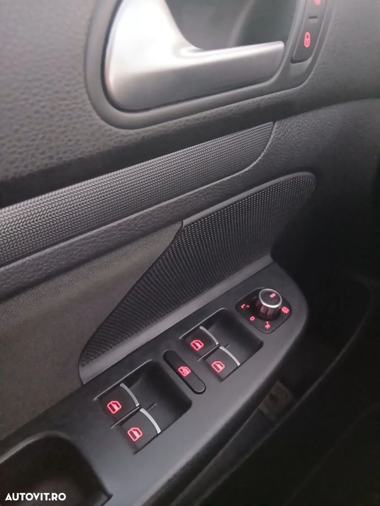 Volkswagen Golf 1.6 TDI DPF BlueMotion Technology Style - 8