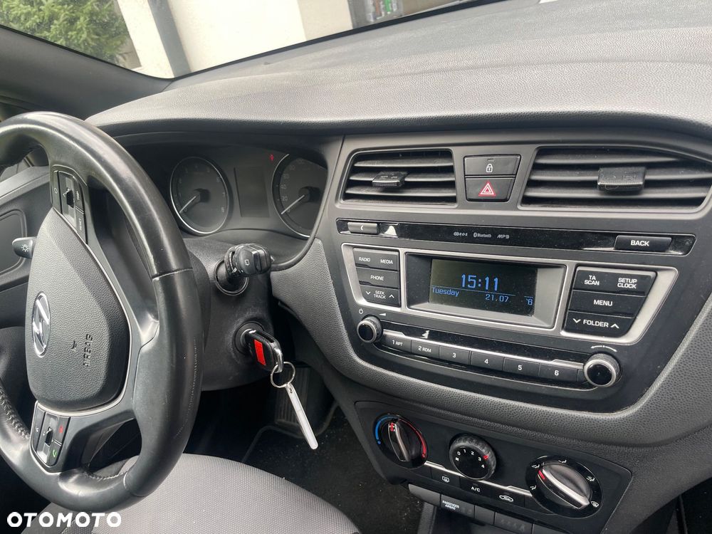 Hyundai i20 blue 1.2 Style - 9