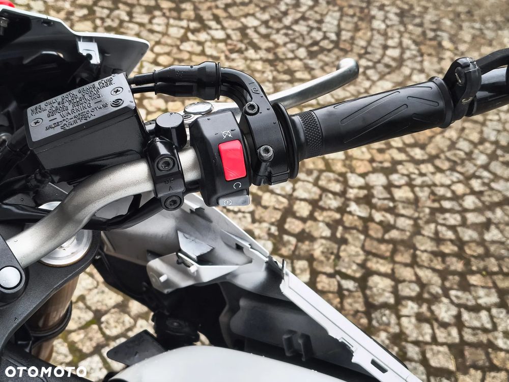 Yamaha FZ8 - 13