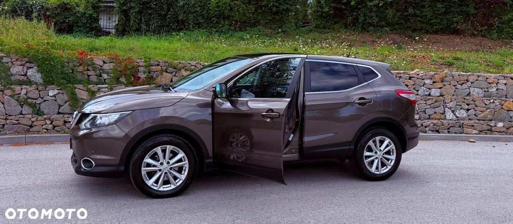 Nissan Qashqai 1.6 DCi N-Connecta Xtronic EU6 - 1