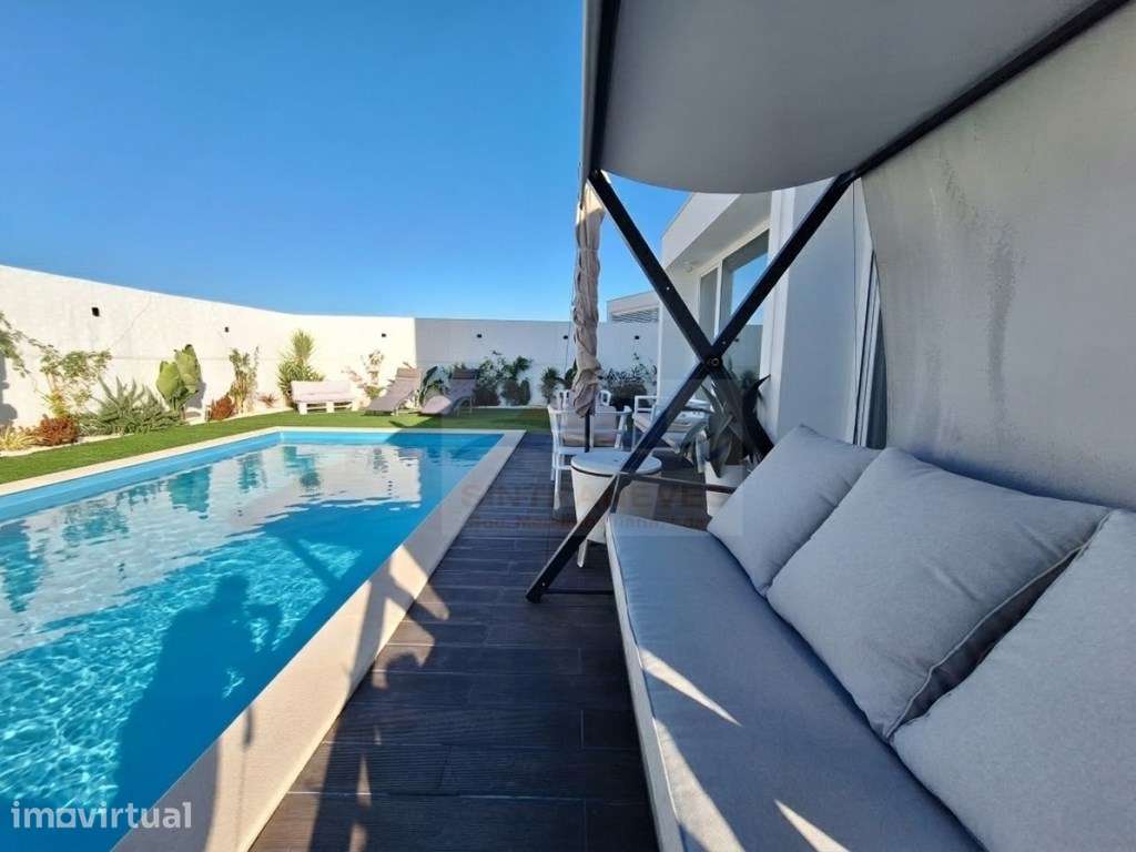 Moradia T3 com piscina, com 3 suites Loures - Grande imagem: 2/52