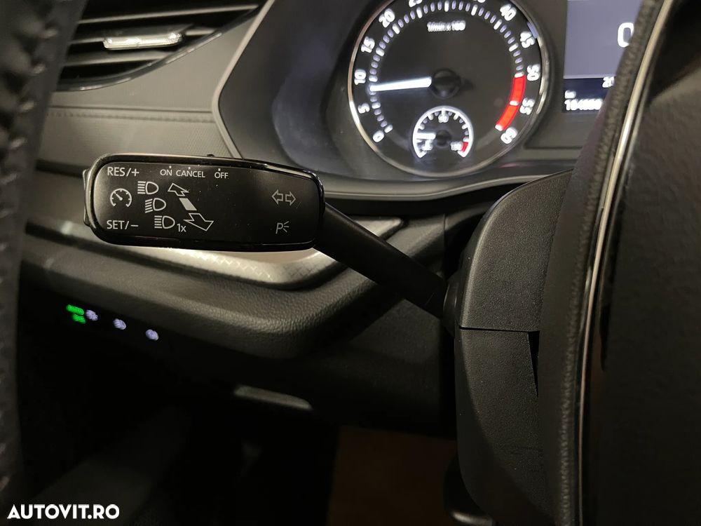 Skoda Octavia 2.0 TDI DSG Ambition - 24