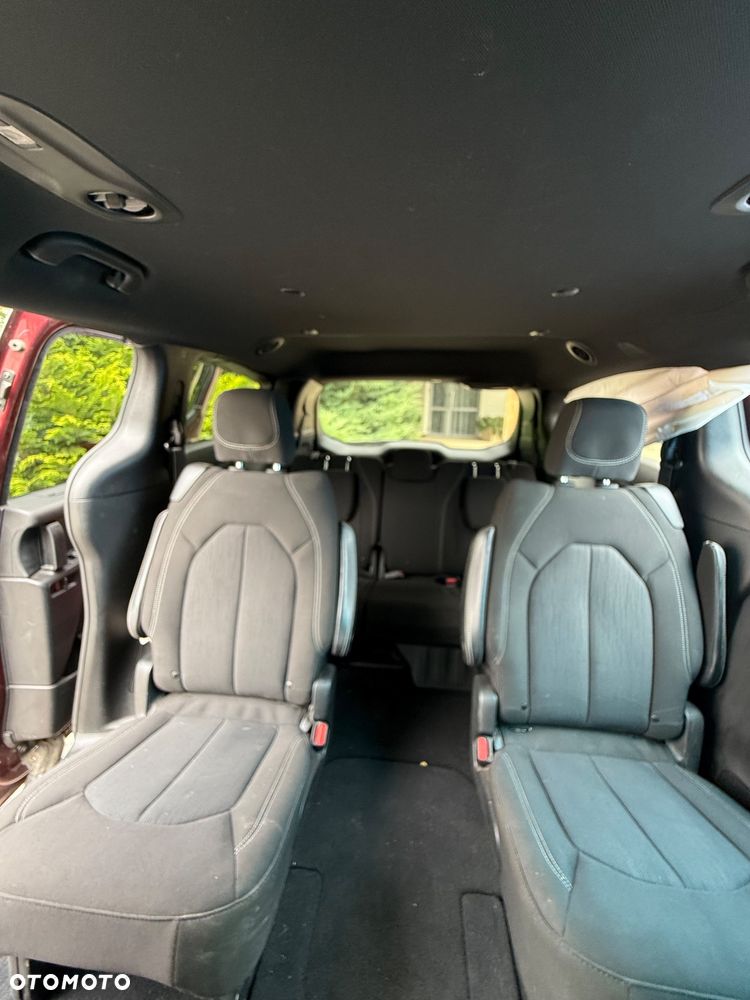 Chrysler Pacifica - 27