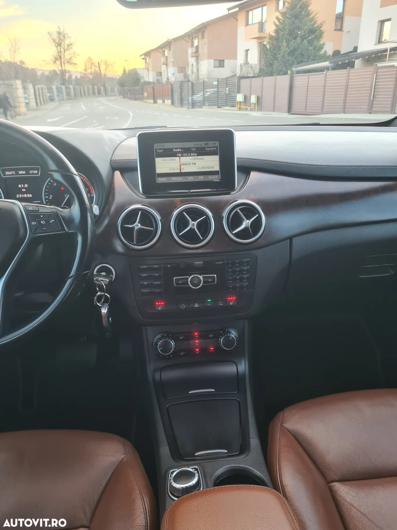 Mercedes-Benz B 200 CDI (BlueEFFICIENCY) 7G-DCT - 24