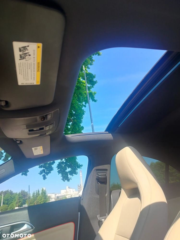 Mercedes-Benz CLA 250 4Matic 7G-DCT Sport - 10