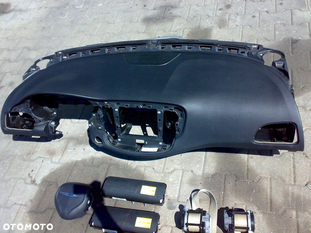 chrysler 200 200c 200s 2015 - konsola deska kokpit orginał - 1