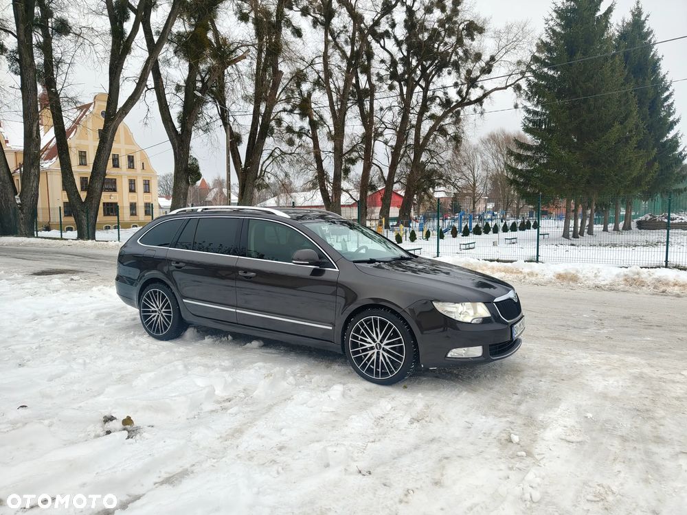 Skoda Superb 2.0 TDI DSG Exclusive - 25