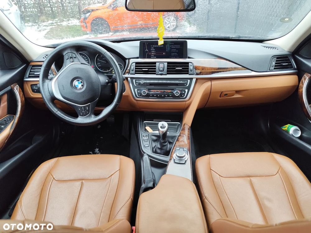 BMW Seria 3 318d Blue Performance Luxury Line - 13