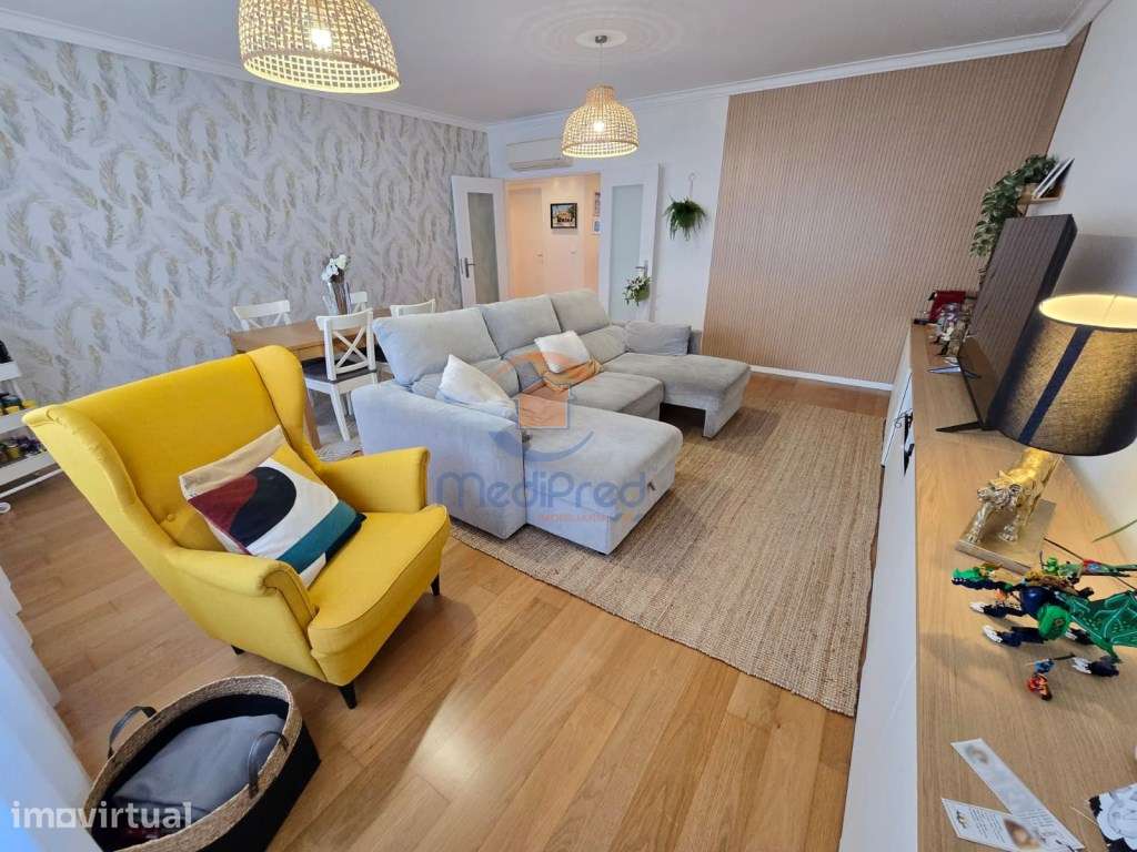 Apartamento T4 | Urbanização Jardim da Amoreira, Ramada - Grande imagem: 4/37