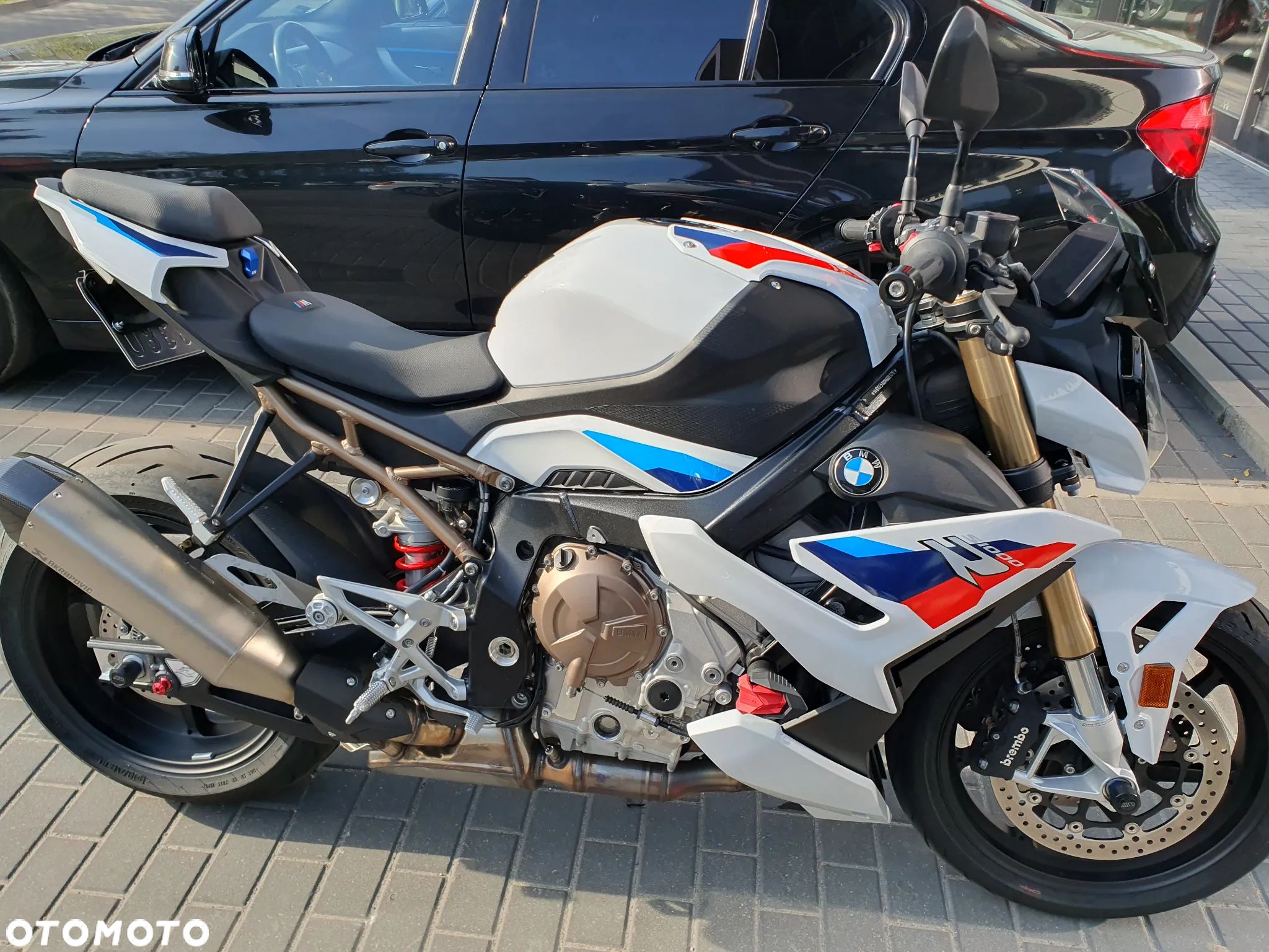 BMW S - 1
