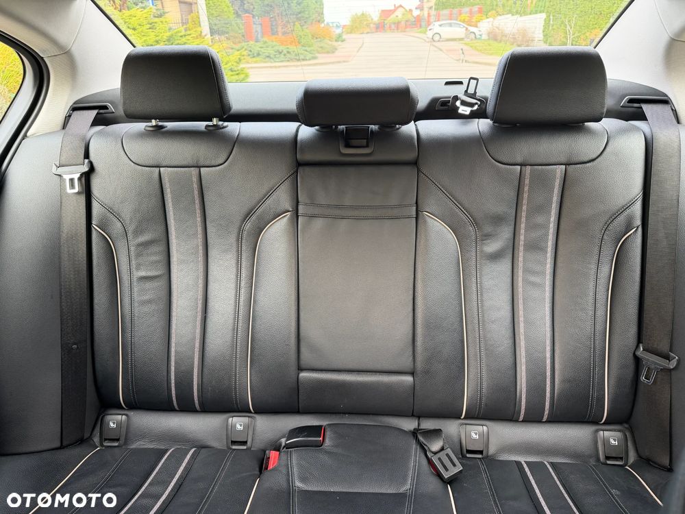 BMW Seria 5 518d Luxury Line - 30