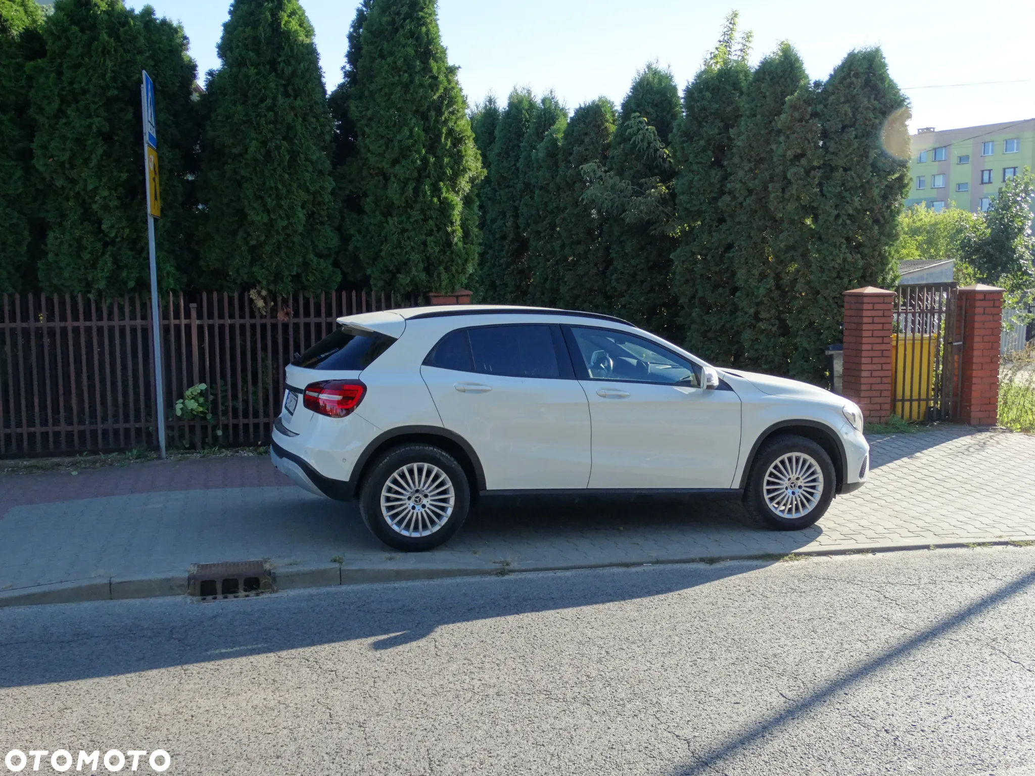 Mercedes-Benz GLA 200 7G-DCT - 12