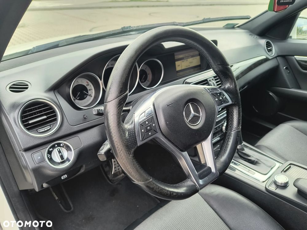 Mercedes-Benz Klasa C 250 CDI DPF 4Matic 7G-TRONIC BlueEFFICIENCY Avantgarde - 17