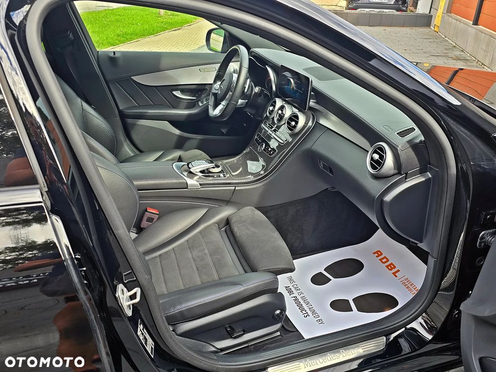 Mercedes-Benz Klasa C 300 4Matic 9G-TRONIC Night Edition - 19