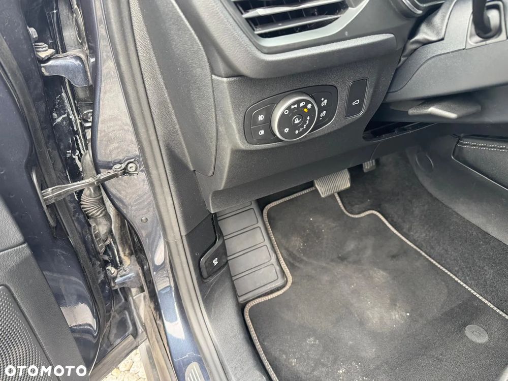 Ford Focus 1.5 EcoBlue Start-Stopp-System COOL&CONNECT DESIGN - 23