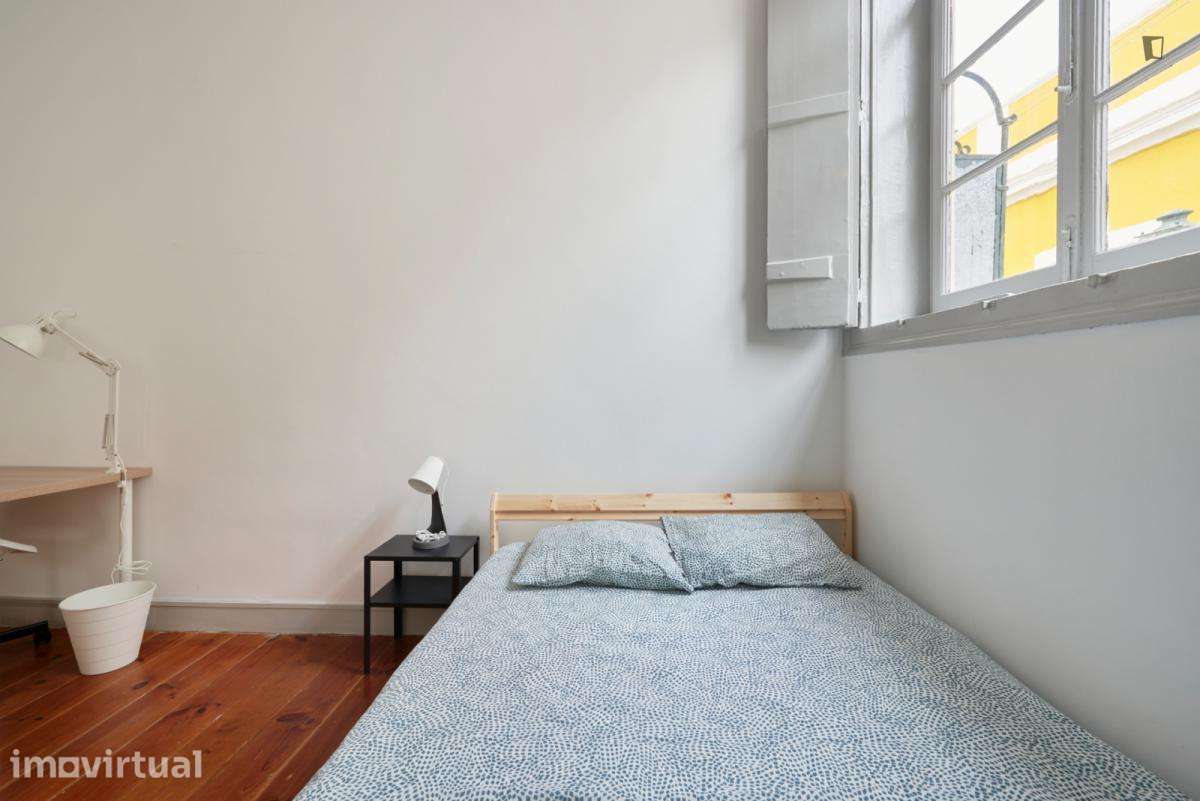 Quarto - localizado em Penha Lisbon - Grande imagem: 4/21