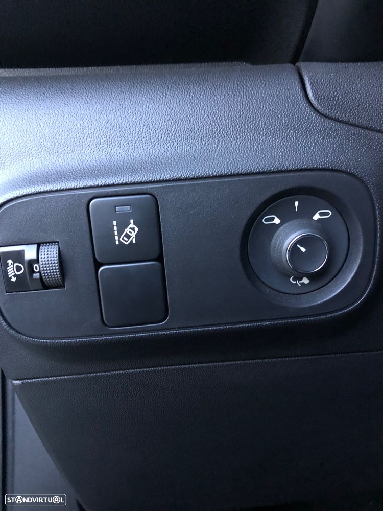 Citroën C3 1.2 PureTech Shine EAT6 - 19