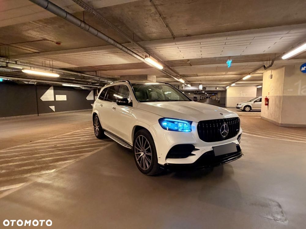 Mercedes-Benz GLS - 1