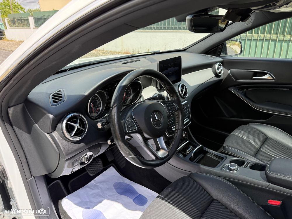 Mercedes-Benz CLA 200 d Shooting Brake AMG Line Aut. - 16