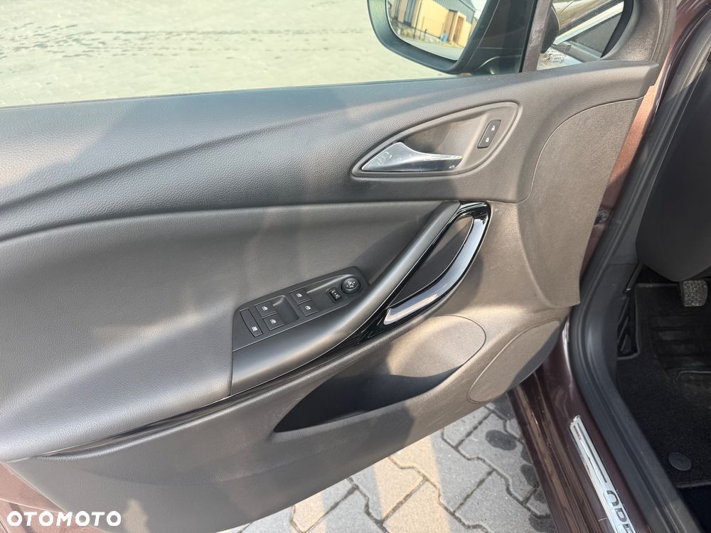 Opel Astra 1.4 Turbo Innovation - 11