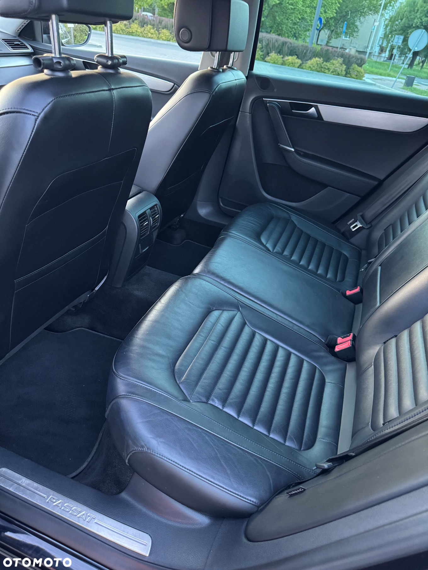 Volkswagen Passat 2.0 TDI Highline - 16