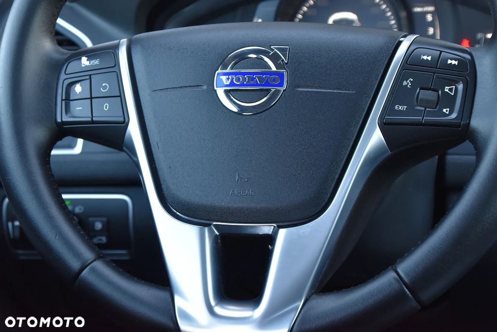 Volvo XC 60 D4 Geartronic Summum - 25