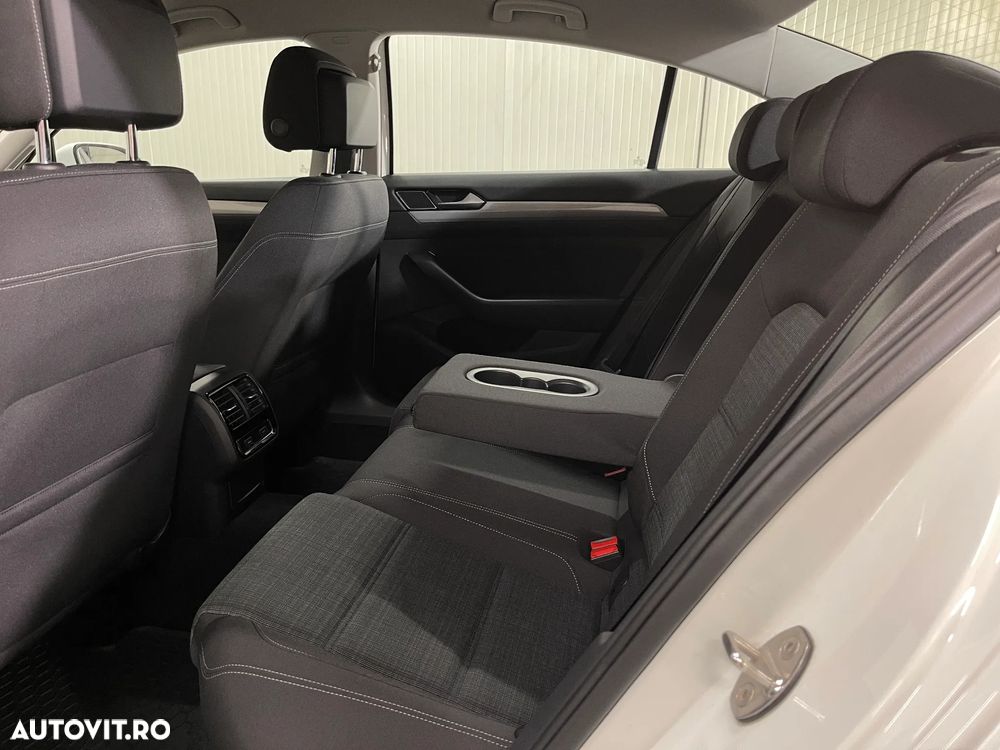 Volkswagen Passat 2.0 TDI DSG Comfortline - 11